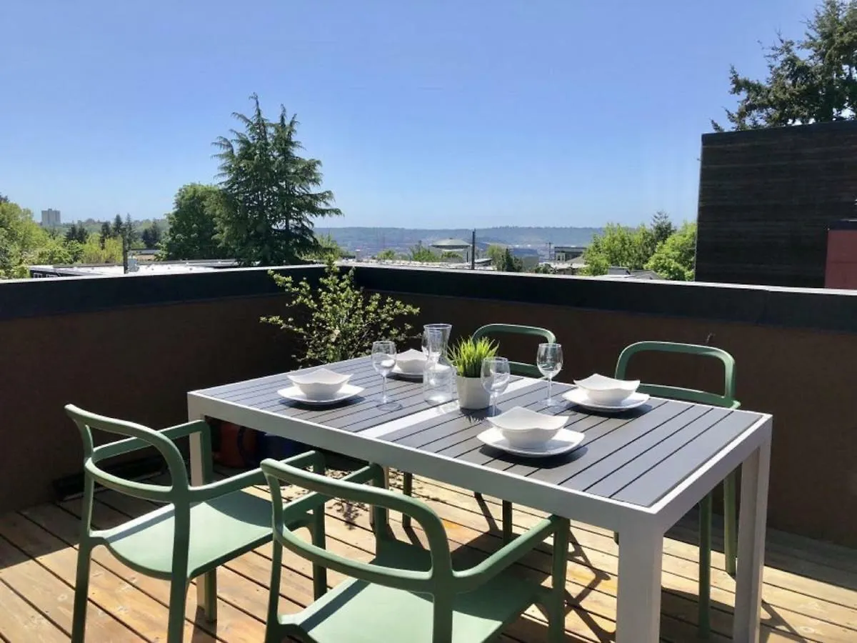 Modern Home With Rooftop Oasis Seattle Stati Uniti