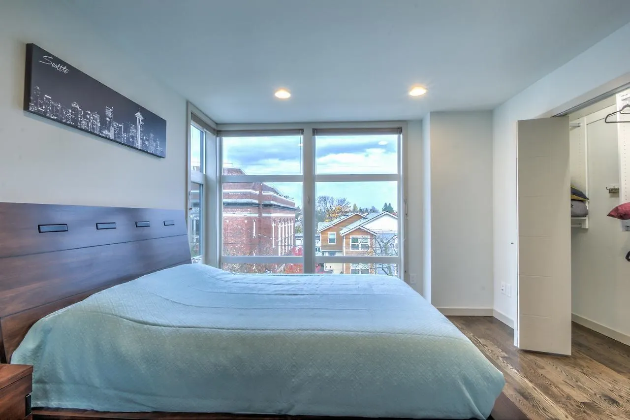Holiday home Modern Home With Rooftop Oasis Seattle United States